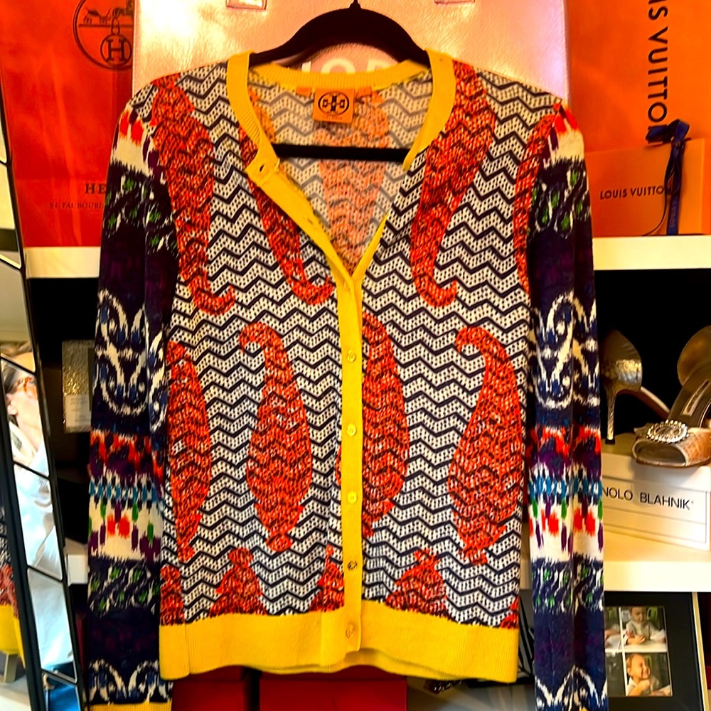 Beautiful wool sweater/cardigan. Perfect condition